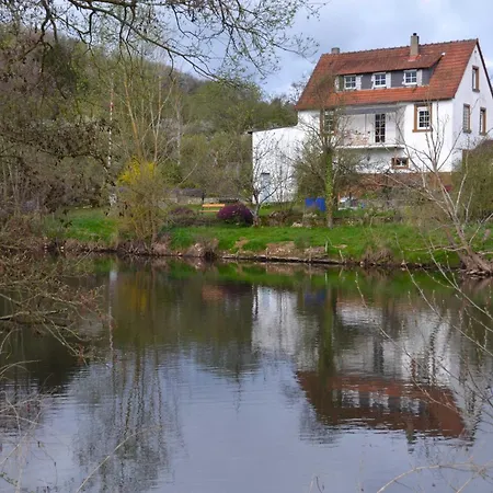 Am Glan, Mit Boot Und Ufer